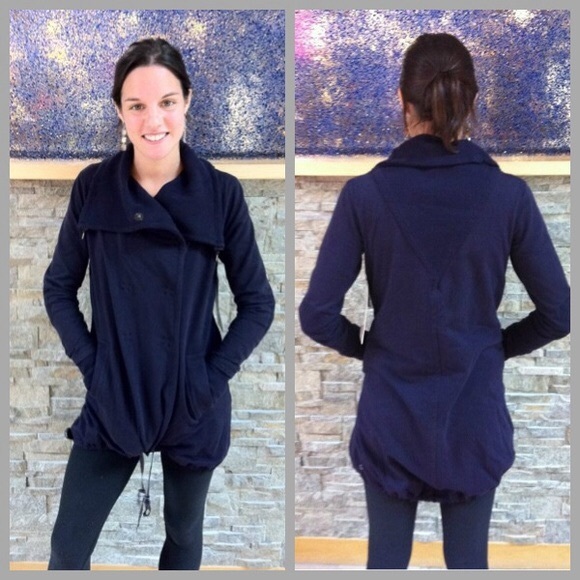 lululemon athletica Sweaters - Size 10 Lululemon Gratitude Wrap in Black Swan